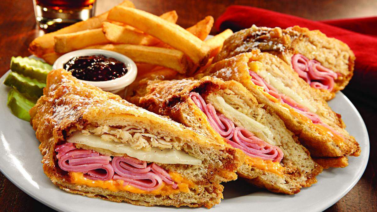 Bennigan’s On the Fly, with its Monte Cristo sandwich, will open in Overland Park this summer.