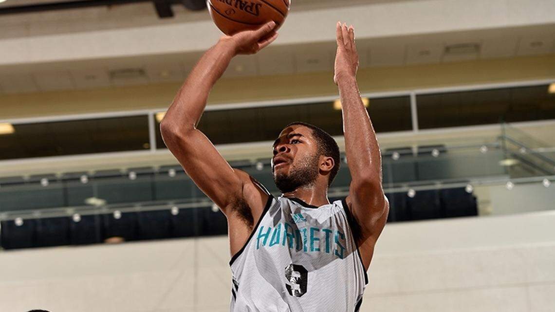 Yahoo Sports reported that Aaron Harrison and the Charlotte Hornets agreed on a two-year contract on Saturday, July 11, 2015.