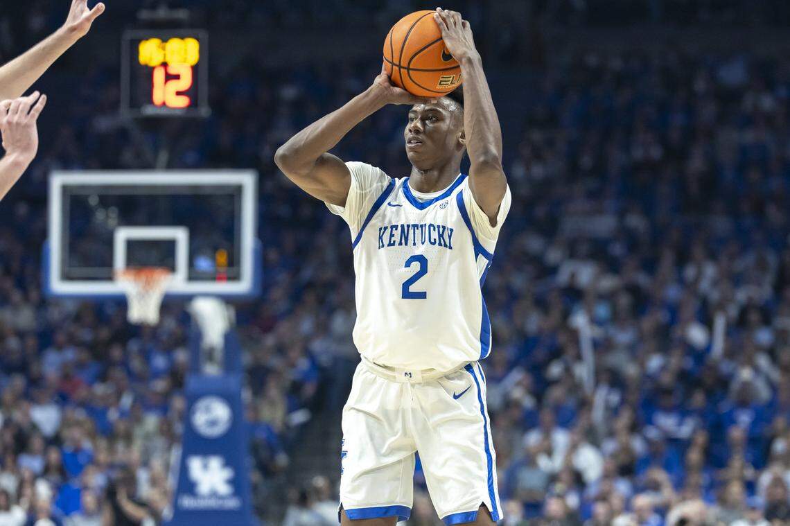 Jaxson Robinson (2) and the Kentucky Wildcats take on the Gonzaga Bulldogs at Climate Pledge Arena in Seattle on Saturday night.