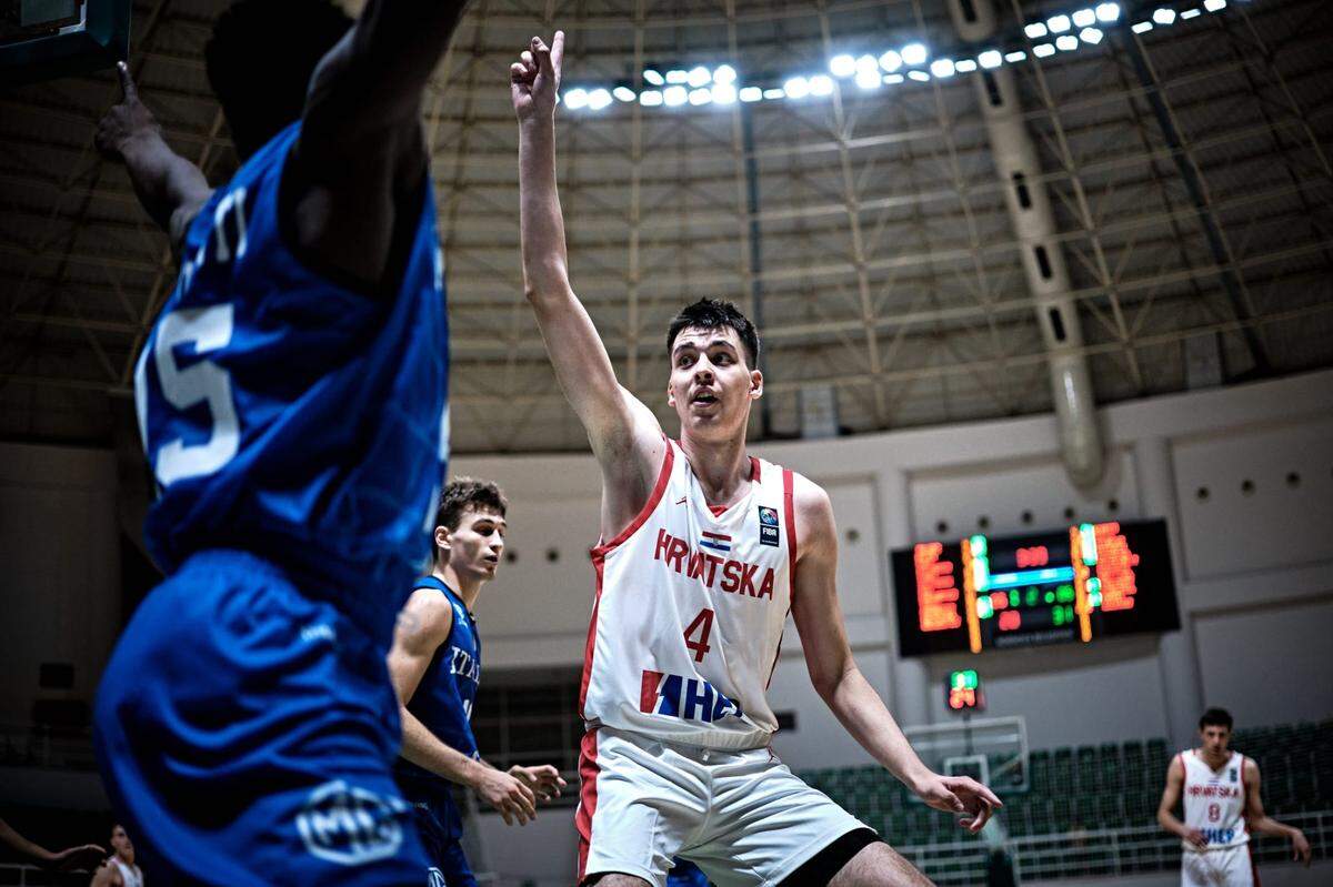 New UK men’s basketball player Andrija Jelavic has previously played for Croatia in international youth basketball competitions.