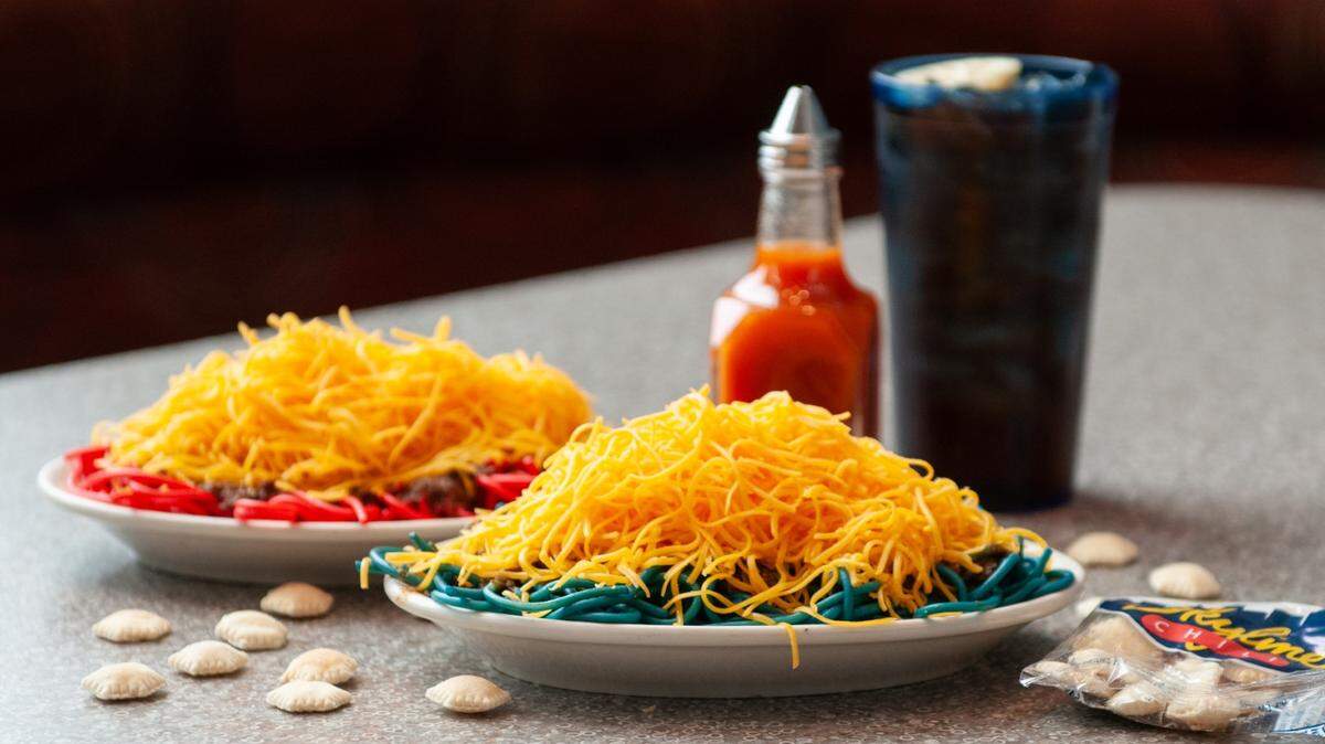 Eat your way through the UK-Louisville rivalry with a Skyline Chili Red or Blue Way