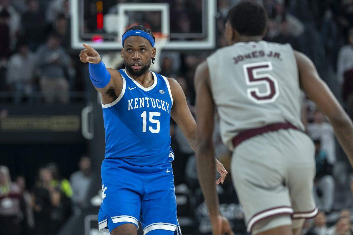 Kentucky forward Ansley Almonor (15) came off the bench to score 11 points, including three 3-pointers in the game’s final 5:19, in a 95-90 win at No. 14 Mississippi State.