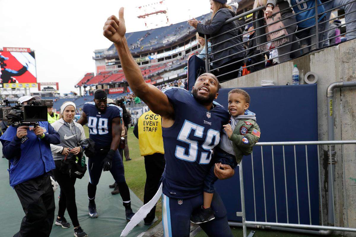 Tennessee Titans inside linebacker Wesley Woodyard recorded a career high 124 tackles last season.