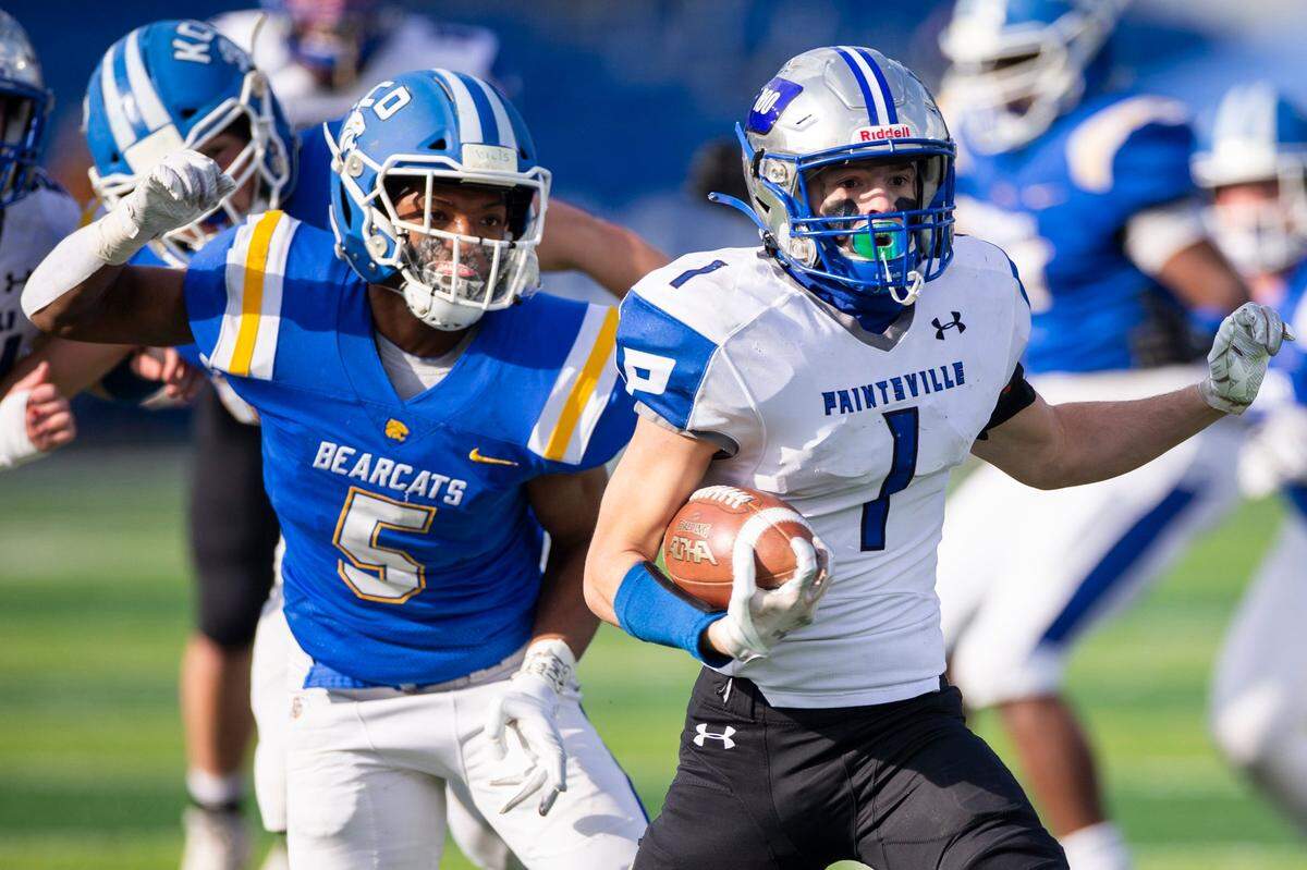Paintsville’s Harris Phelps (1) rushed for 1,506 yards and 19 TDs in 2021.