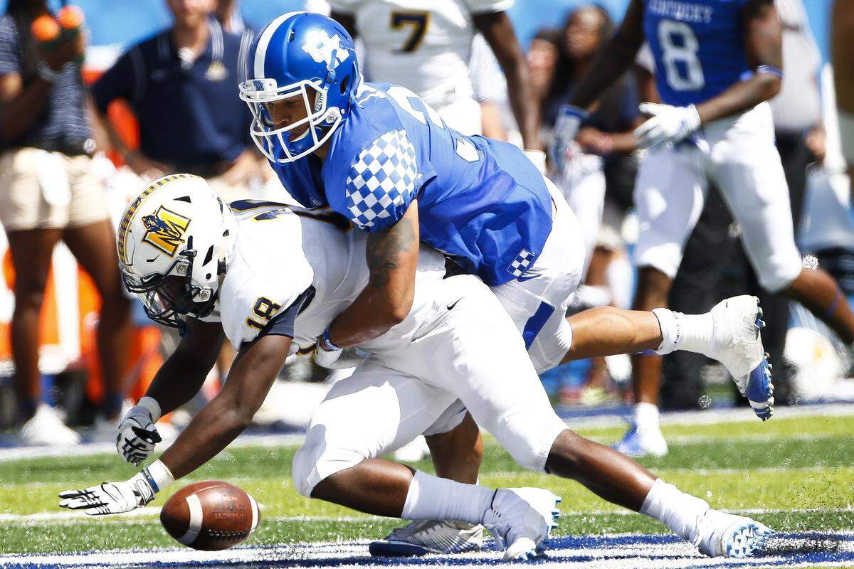 Kentucky linebacker Jordan Jones (34) broke up four passes in UK’s 48-10 win over Murray State.