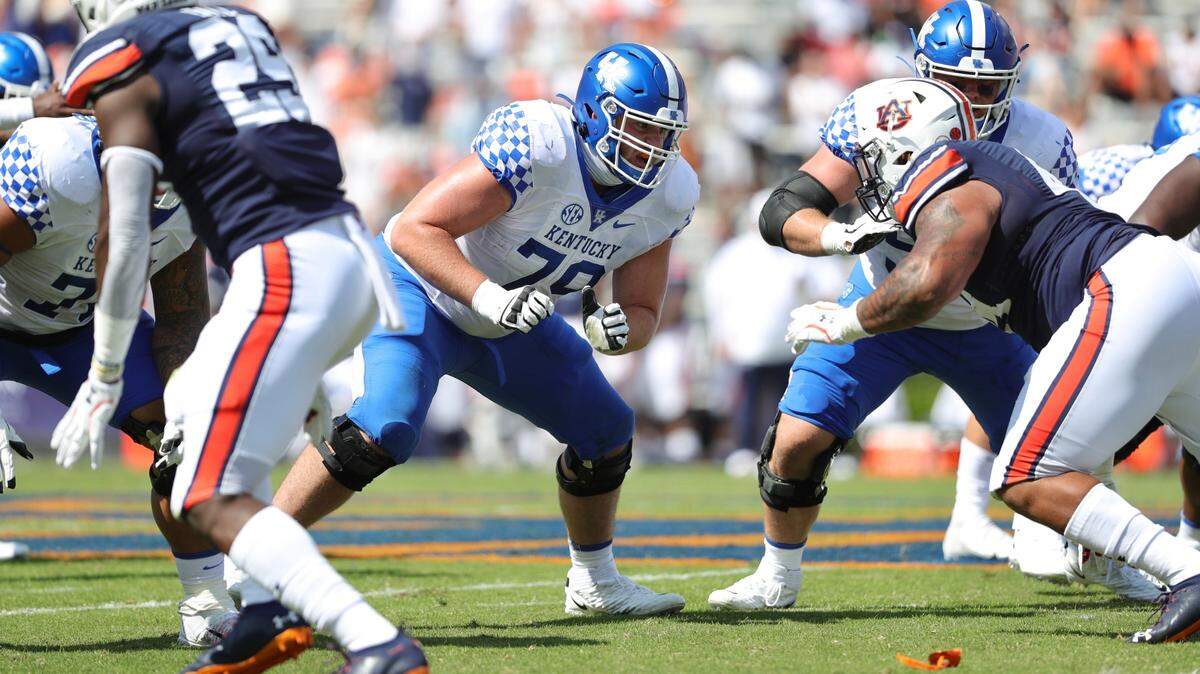 Kentucky offensive lineman Luke Fortner went to work against Auburn during the Wildcats’ season opener at Auburn, Ala., on Saturday.