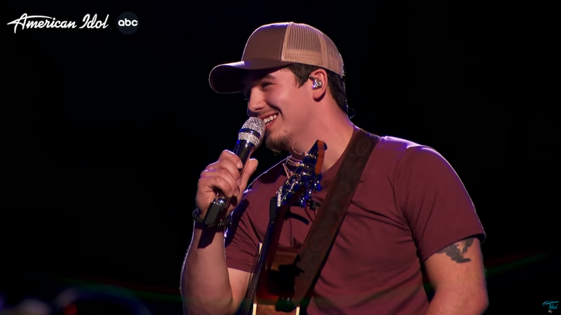 Noah Thompson, from Louisa, Kentucky, performed live on “American Idol” for the first time on Monday, April 11.