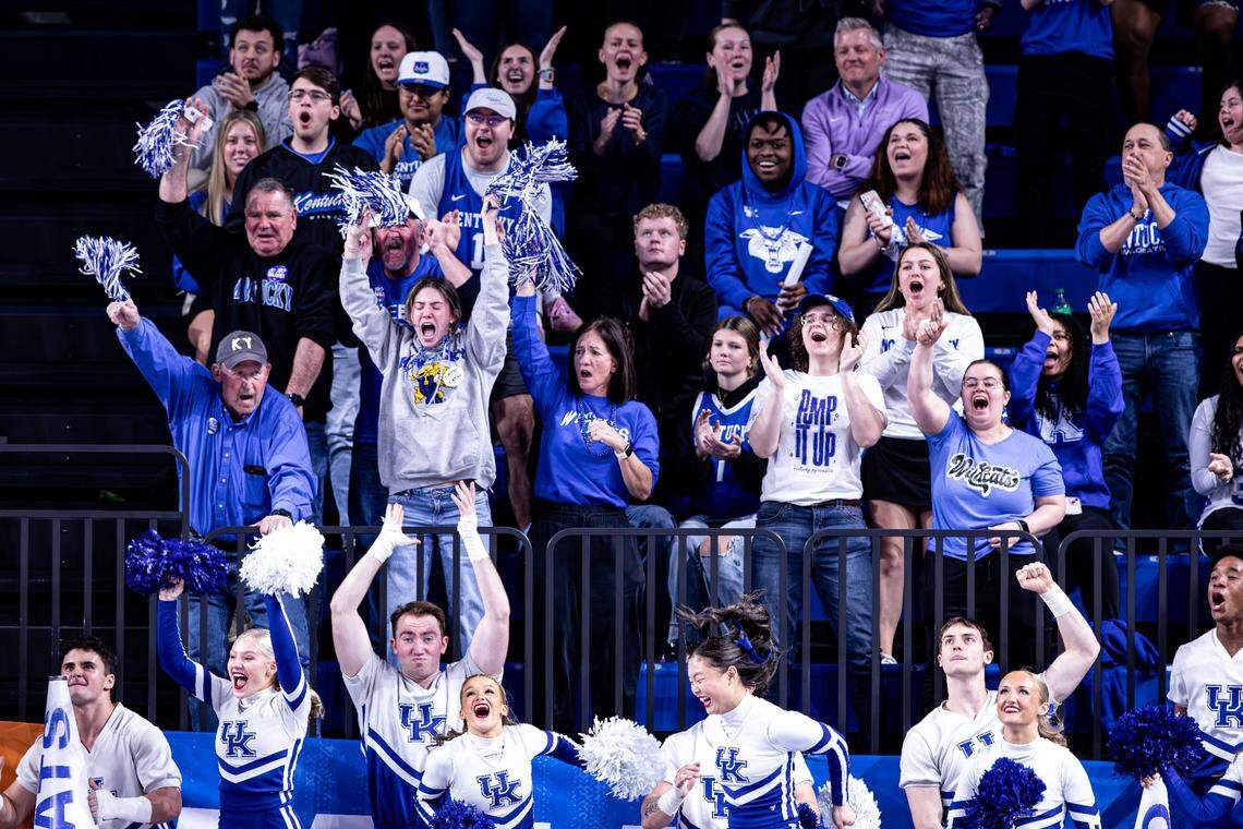 An announced Kentucky crowd of 4,218 made life tough on Kansas State all afternoon in Memorial Coliseum on Sunday.