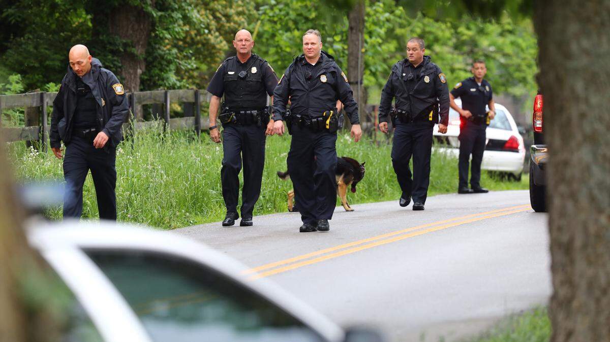 Lexington police and its K-9 unit searched Thursday in the Military Pike area for an elderly man .