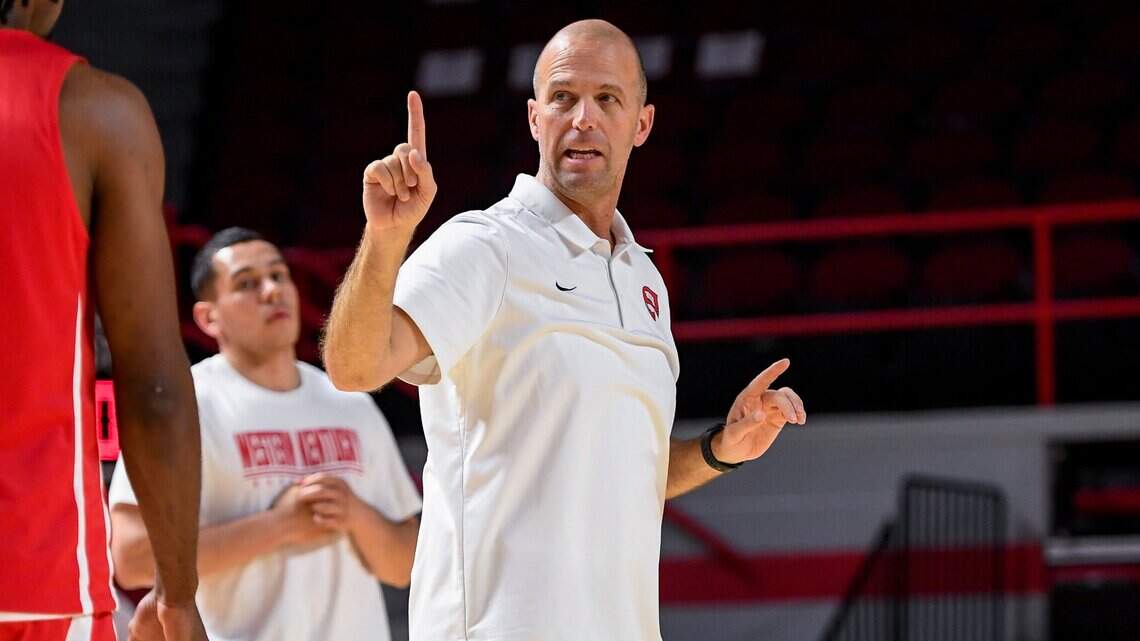 Steve Lutz exits Western Kentucky for Oklahoma State after one season coaching Hilltoppers