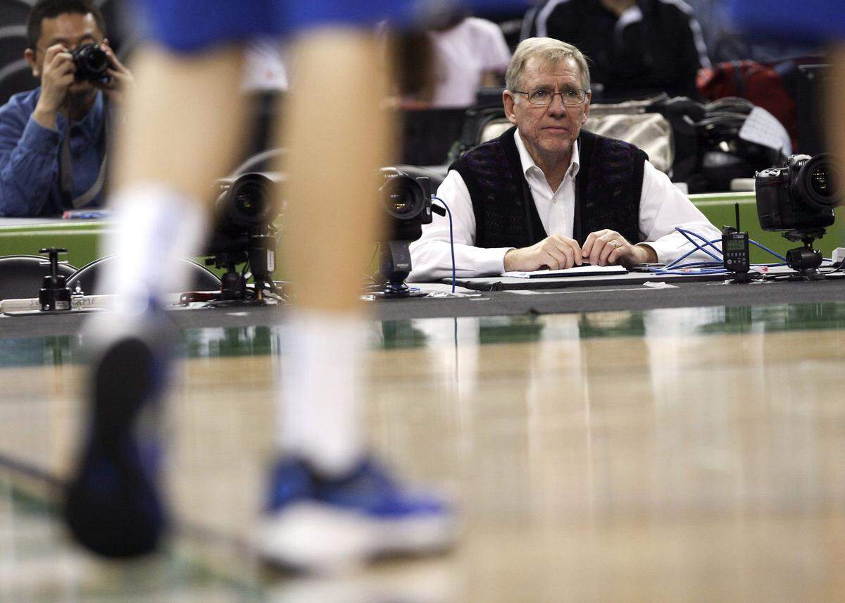 In his 41 seasons on the beat, Jerry Tipton covered six Kentucky basketball coaches, nine appearances in the Final Four and three UK national champions.
