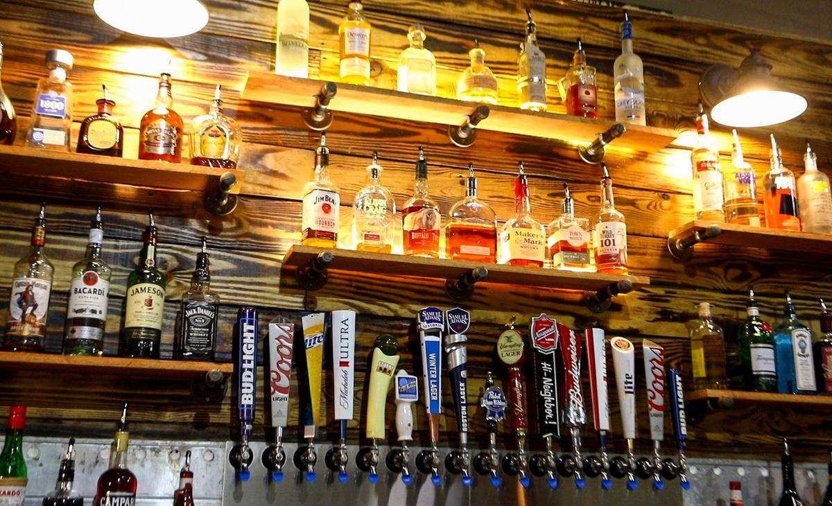 The Venue has many different beers on tap and in bottles in addition to a full bar. On Sunday they offer a Bloddy Mary bar from 2-4 p.m.