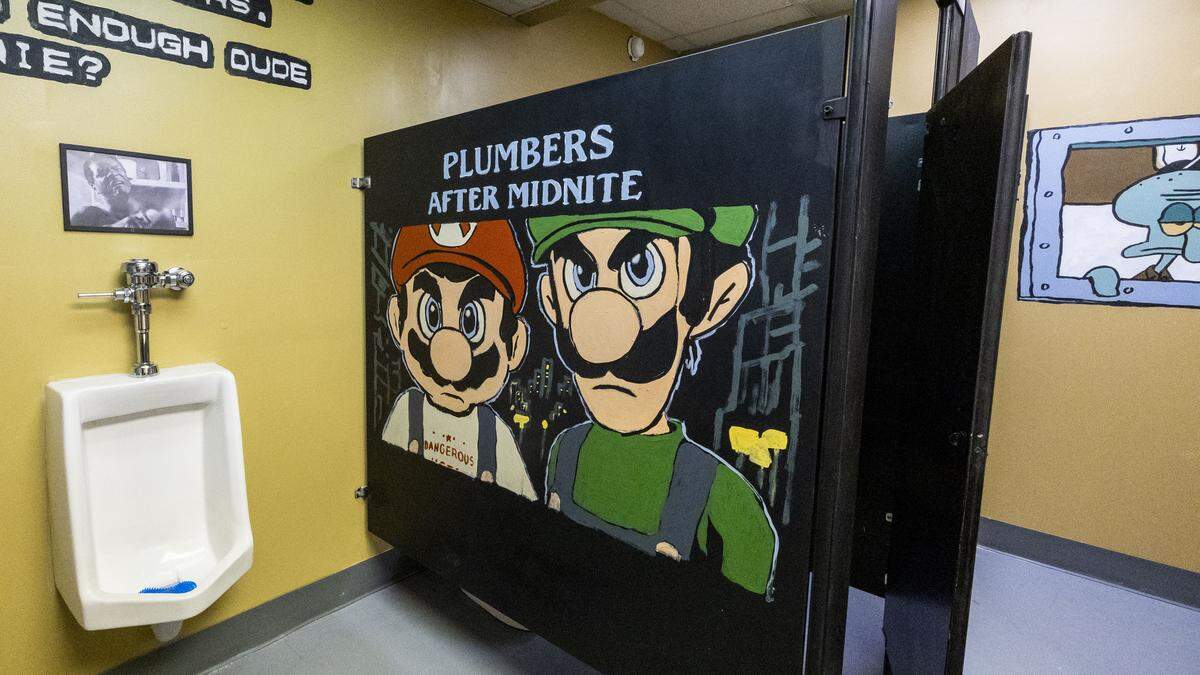Most of the murals were down by the owners of Retro Social Freeplay Arcade, with some work also painted by Alex Luther of the Doodle Shop. 