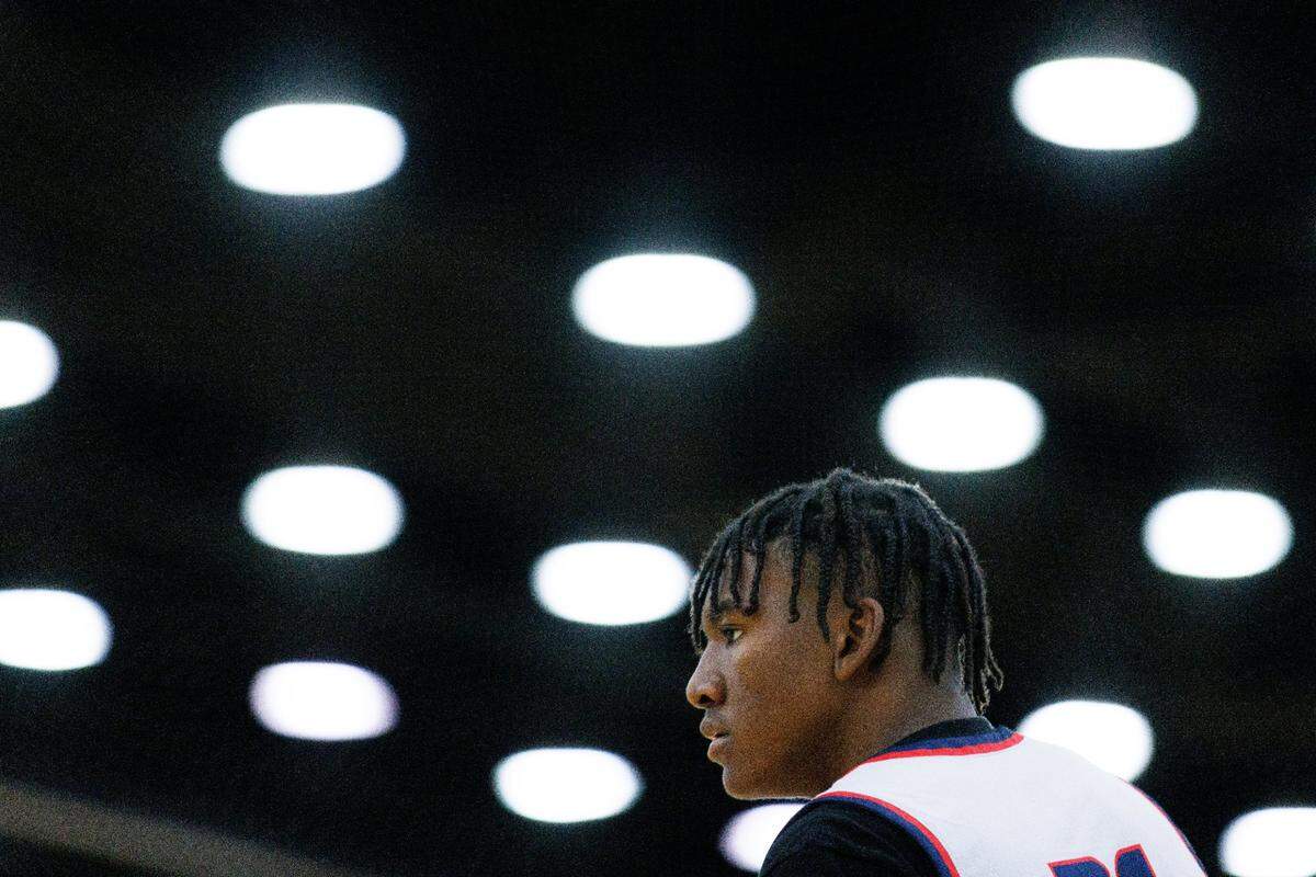 Florida Rebels’ Karter Knox (21) during the first day of the Nike Elite Youth Basketball League session on Saturday, May 28, 2022, at the Kentucky Exposition Center in Louisville, Kentucky.