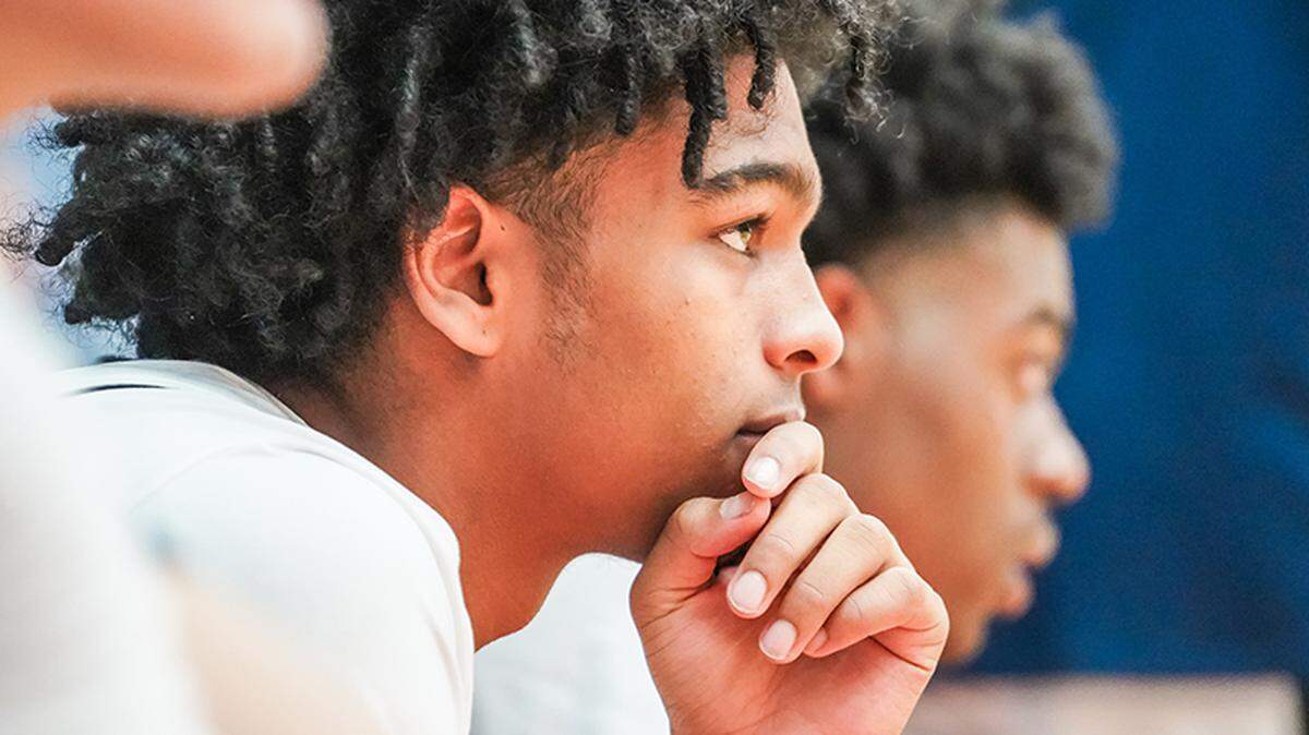 Skyy Clark, one of the top guards in the 2022 recruiting class, was one of the first players in that group to get a visit from a Kentucky coach.