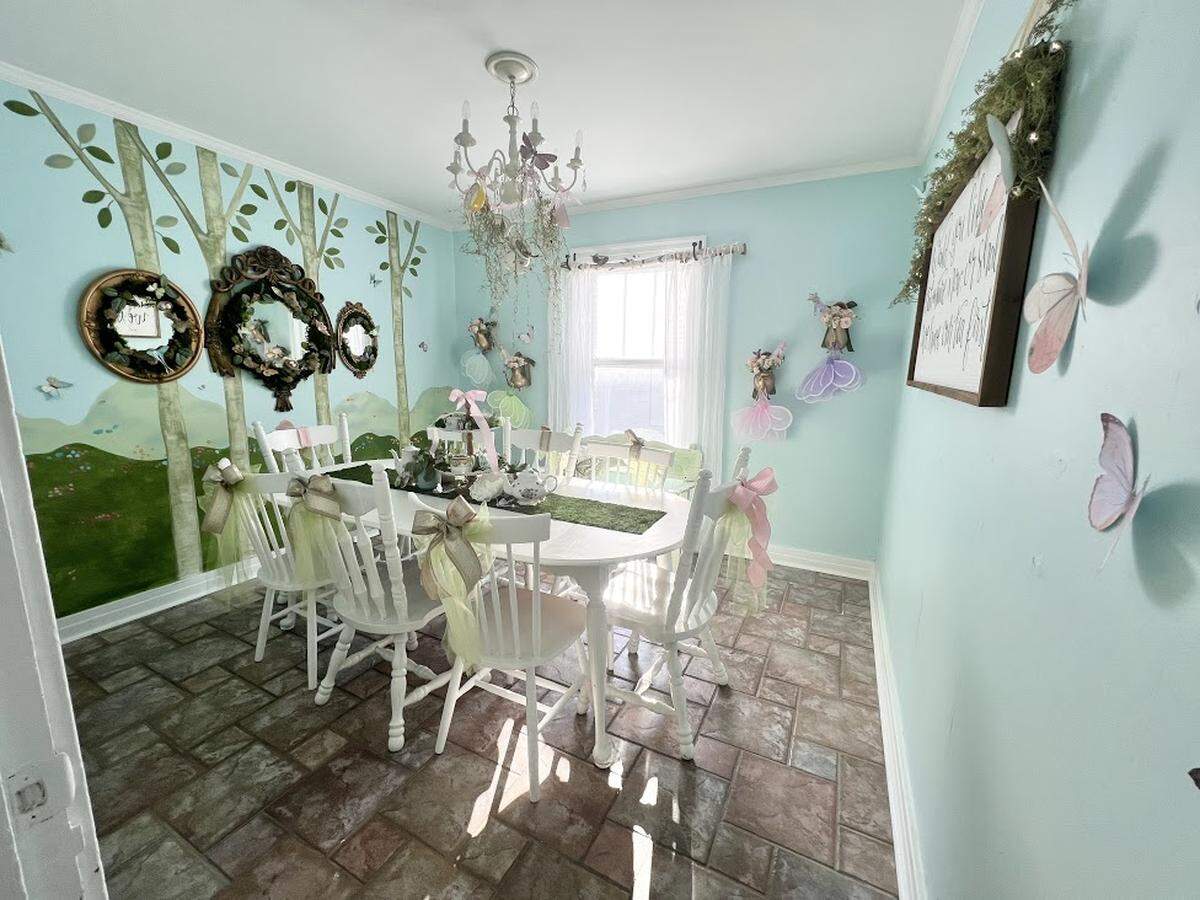 Olive’s Apron has seating inside for customers as well as a space that can be reserved for parties and showers.