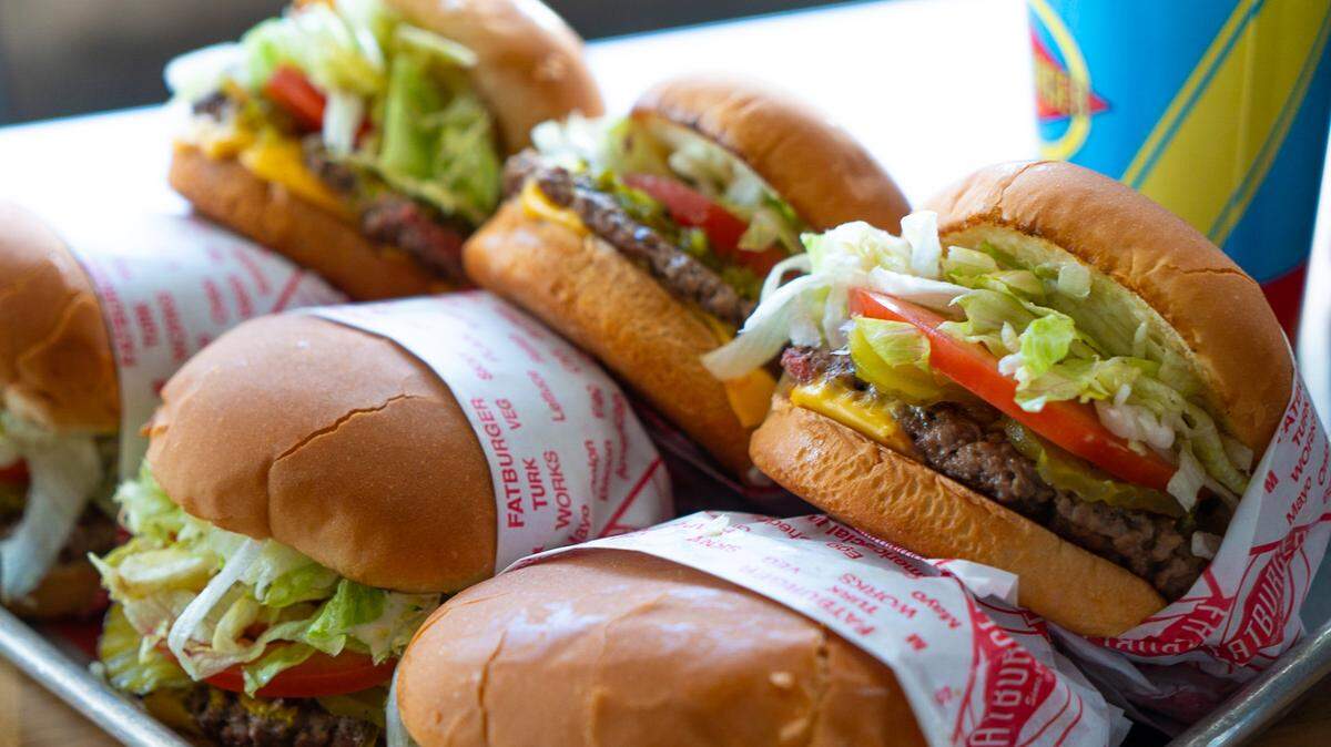 Fatburger is bringing its juicy hamburgers and crispy fries to Kentucky. The first location in the state will be in Winchester.
