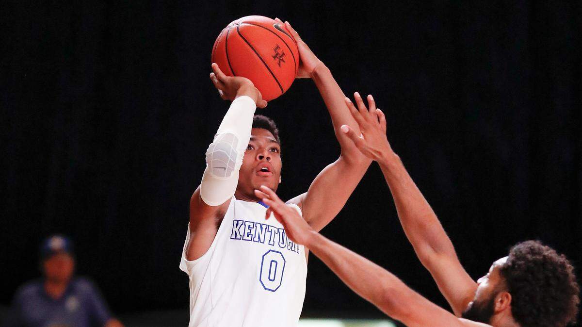 Kentucky sophomore Quade Green put up a shot against Team Toronto during the final exhibition game of the Wildcats’ Bahamas trip on Sunday afternoon.