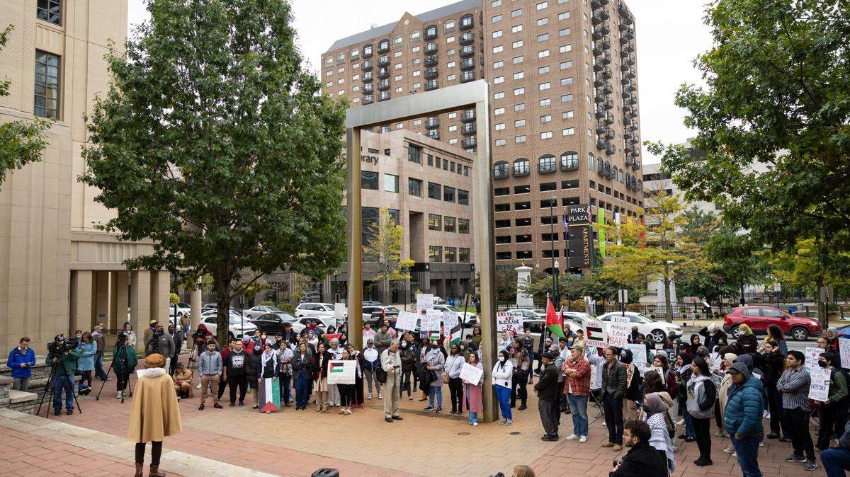A crowd gathered at the End the Genocide in Gaza rally Oct. 17, 2023, at the courthouse plaza in Lexington.