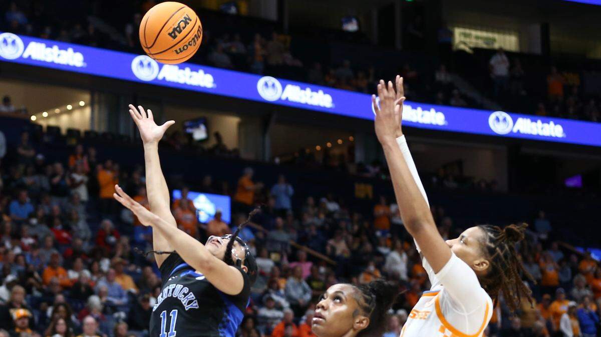 Kentucky’s Treasure Hunt attempts a layup against Tennessee during Saturday night’s SEC Tournament semifinal game in Nashville. Hunt finished with 11 points and four rebounds.