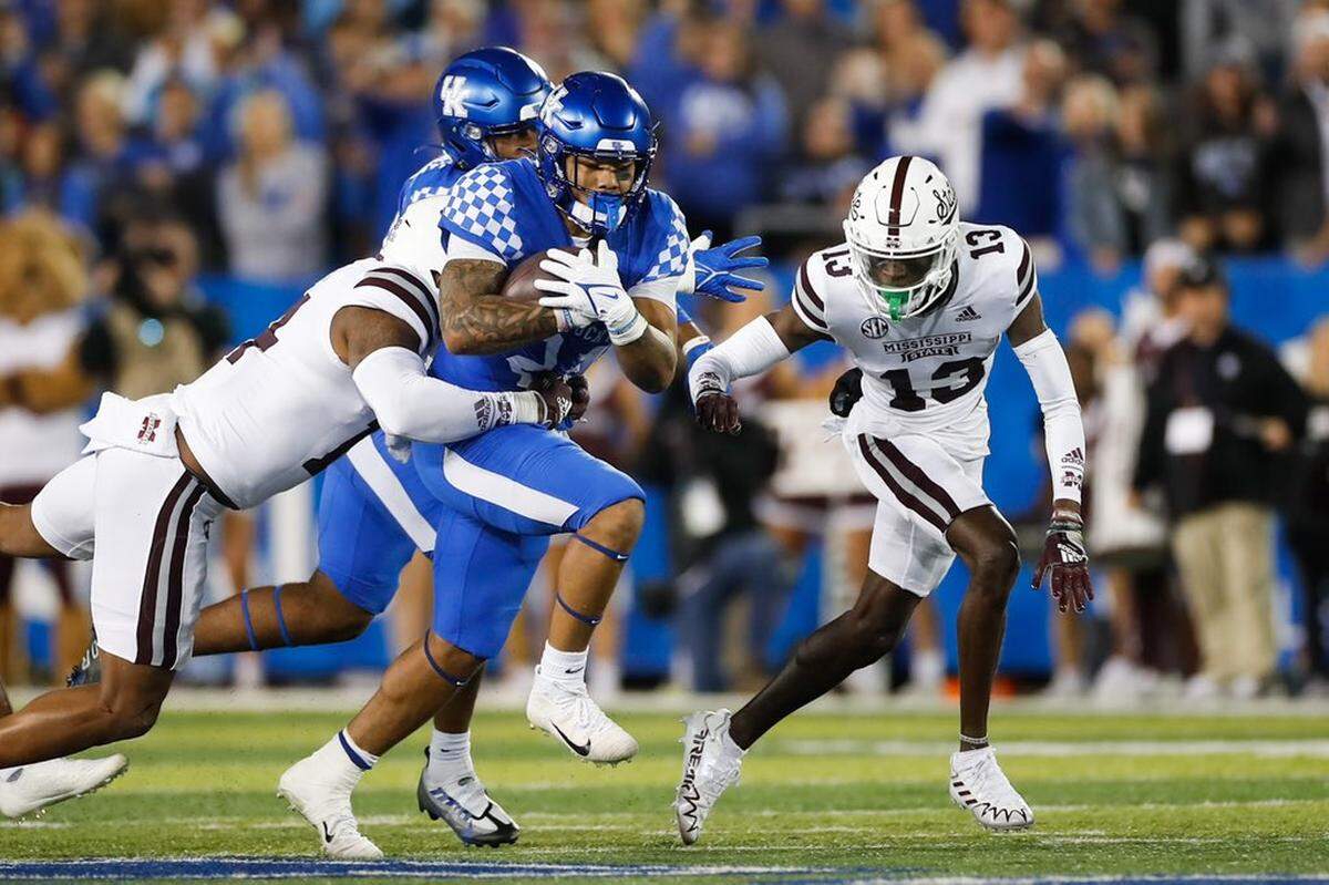 Kentucky’s Chris Rodriguez runs the ball against Mississippi State on Saturday, Oct. 15, 2022, at Kroger Field in Lexington, Ky.