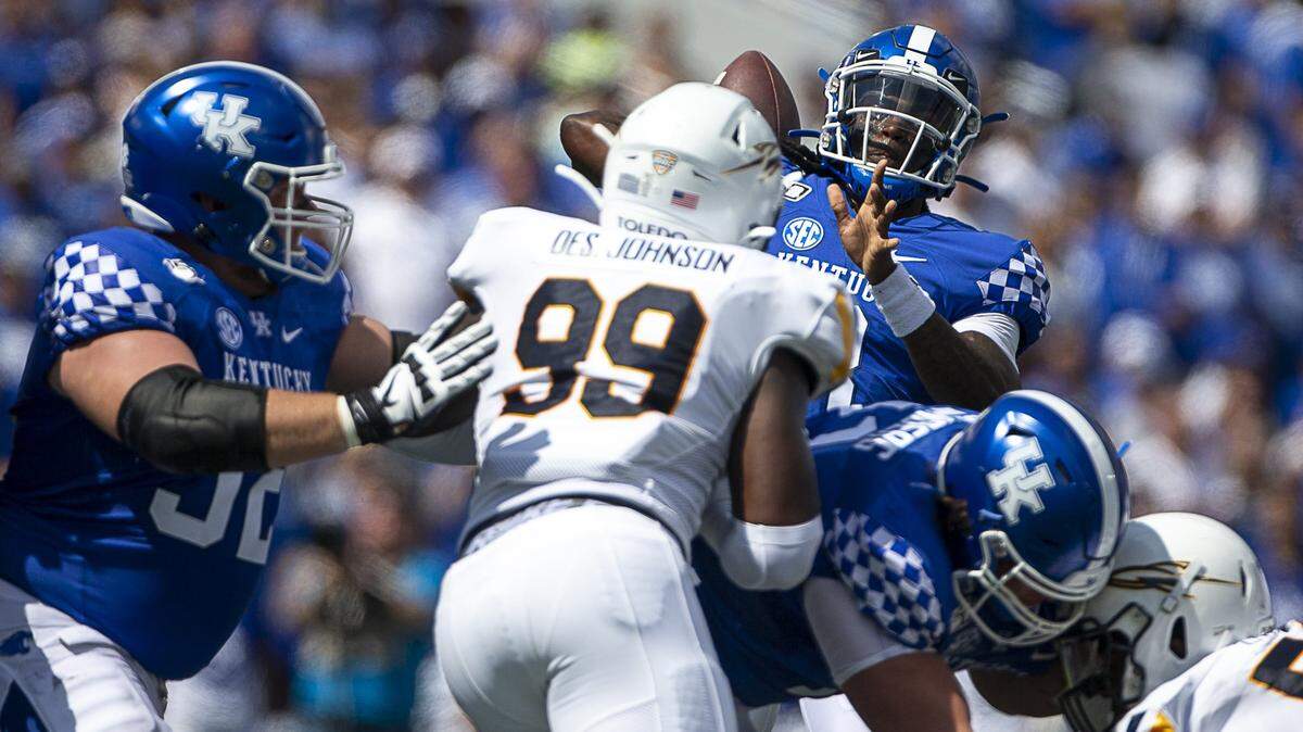 On a day Tennessee and other SEC members sank, Kentucky kept its head above water