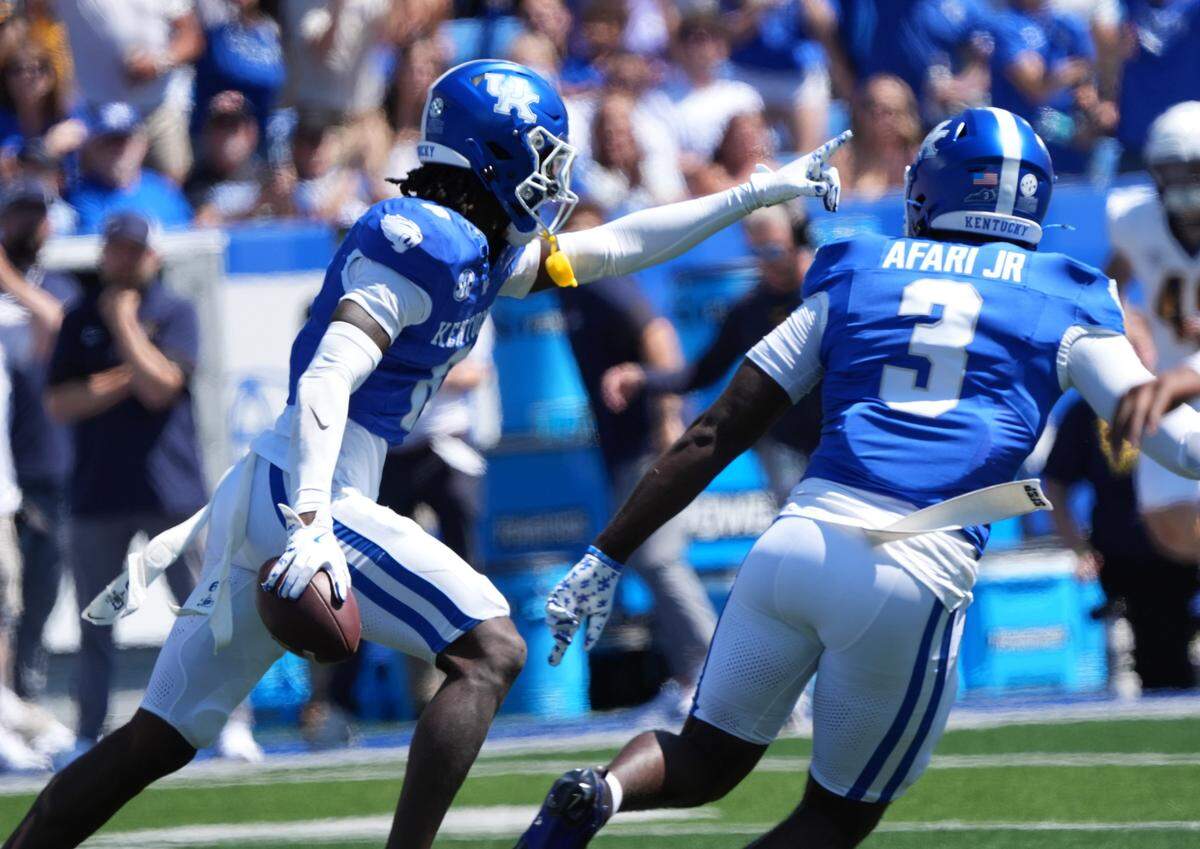 Kentucky's JQ Hardaway celebrated after intercepting a pass in UK’s 24-16 win over Toledo in the 2025 season opener.