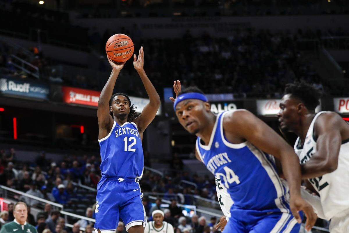Antonio Reeves (12) scored five points during Kentucky’s loss to Michigan State in the Champions Classic.
