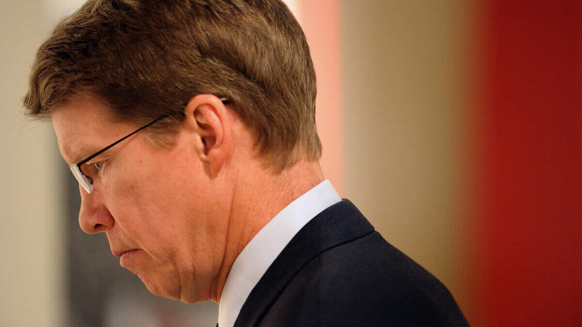 Transylvania University President Owen Williams will leave at the end of the 2013-14 academic year after four years at the helm.
