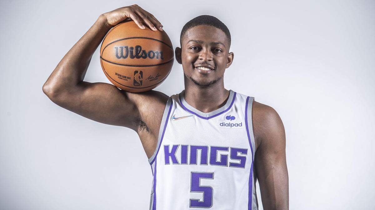 Sacramento Kings guard De’Aaron Fox (5) has added 30 pounds to his frame since he played for Kentucky in 2016-17. “I feel like I’m a totally different player from then,” he said.