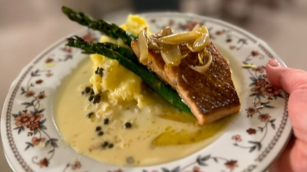 Pan seared salmon with whipped potatoes and asparagus at Chez Lyndon