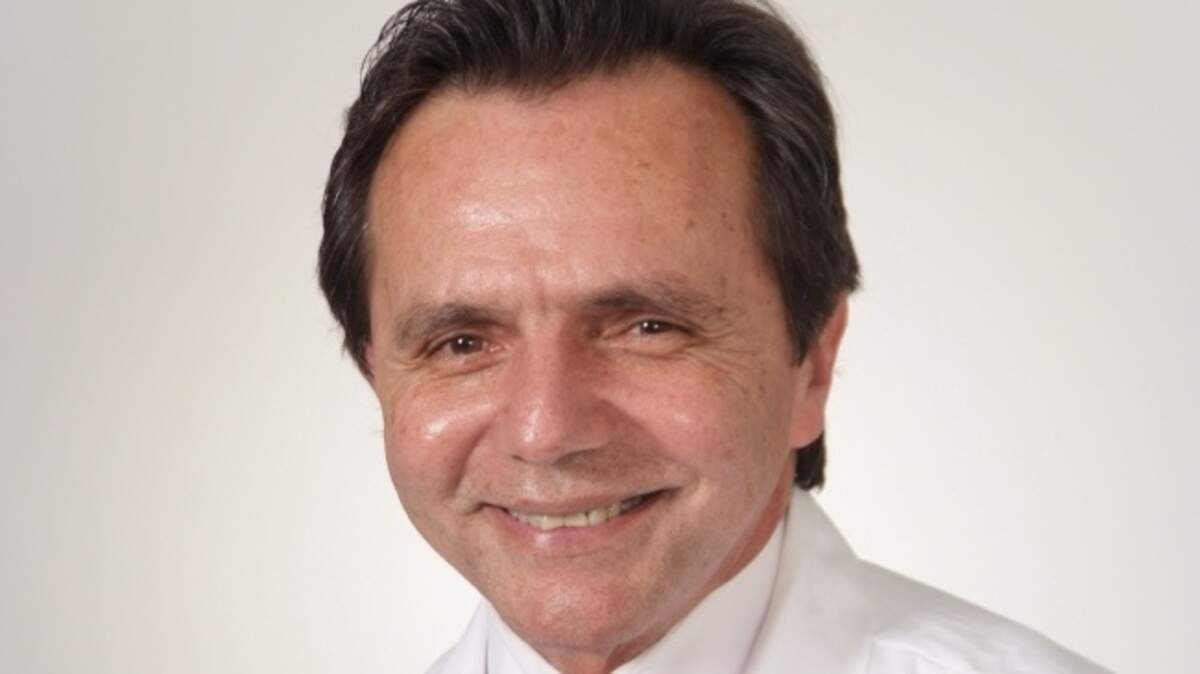 Dr. Alberto de Hoyos