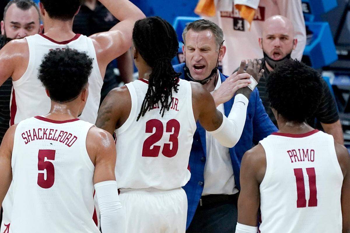 Alabama Coach Nate Oats is 2-2 as a college head coach against Kentucky, 2-1 with the Crimson Tide.