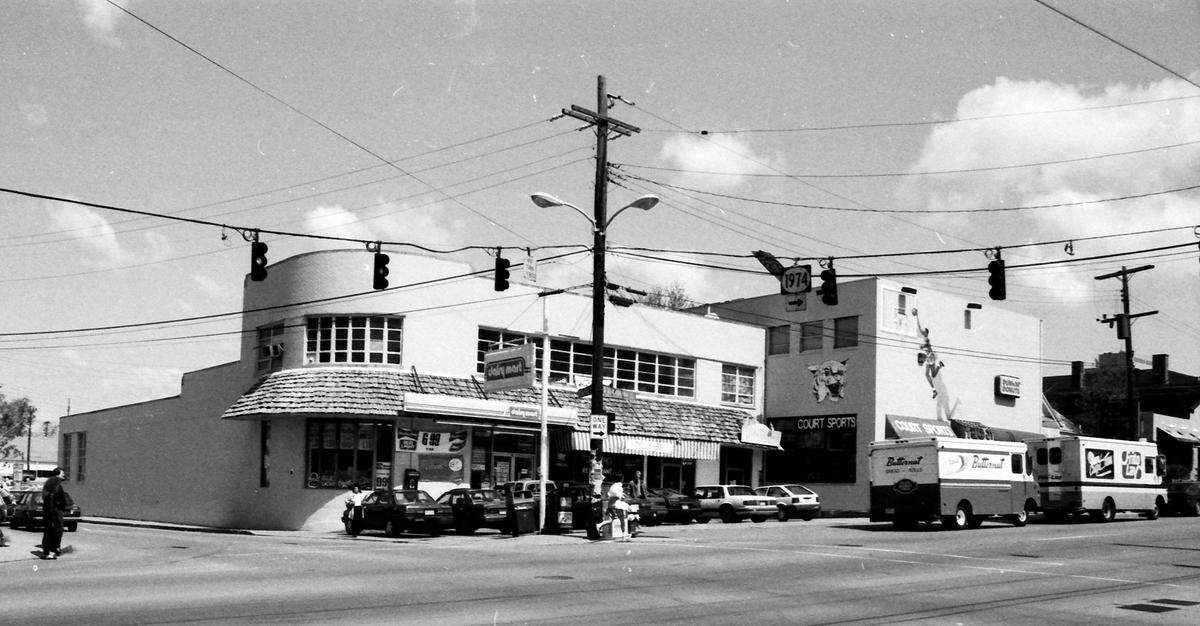 The corner of South Limestone and Avenue of Champions, April 22, 1993. Shown from left is a Dairy Mart convenience store, the 24-hour restaurant Tolly-Ho, sporting goods store Court Sports and a Dunkin’ Donuts location. In 2000, Pazzo’s Pizza Pub took over the spot where Court Sports and Dunkin’ Donuts were. Pazzo’s closed in 2019. Tolly-Ho has been a popular campus hangout since since 1971, when it opened at what was then 108 West Euclid Ave., today known as Winslow Street. In March 1985, the 24-hour greasy spoon couldn’t make a deal for a new lease and moved to this location in August 1987. The owners rented there until May 2011, when they opened at their current spot, buying the empty Hart’s Dry Cleaning building at 606 South Broadway.