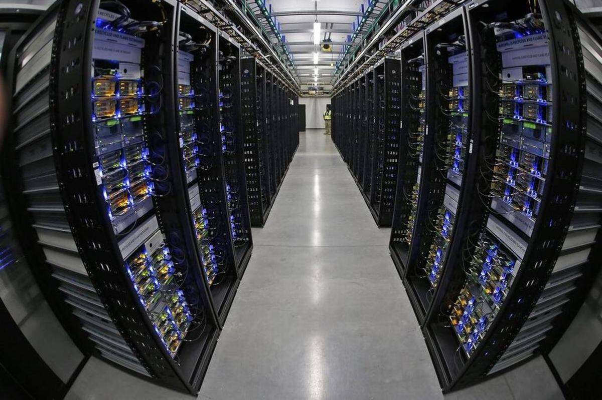 Rows of servers fill Data Hall B at the Facebook’s Fort Worth Data Center in Texas. Data centers are expected to be a hot topic of debate during Kentucky’s 2026 General Assembly budget session.