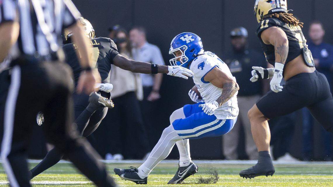 Full stats and notable numbers from Kentucky football’s 45-17 loss at Vanderbilt