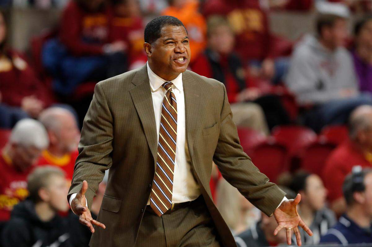 Kentucky “Unforgettable” Sean Woods, now the head coach at Southern University, referenced Muhammad Ali to explain black people’s plight in America.