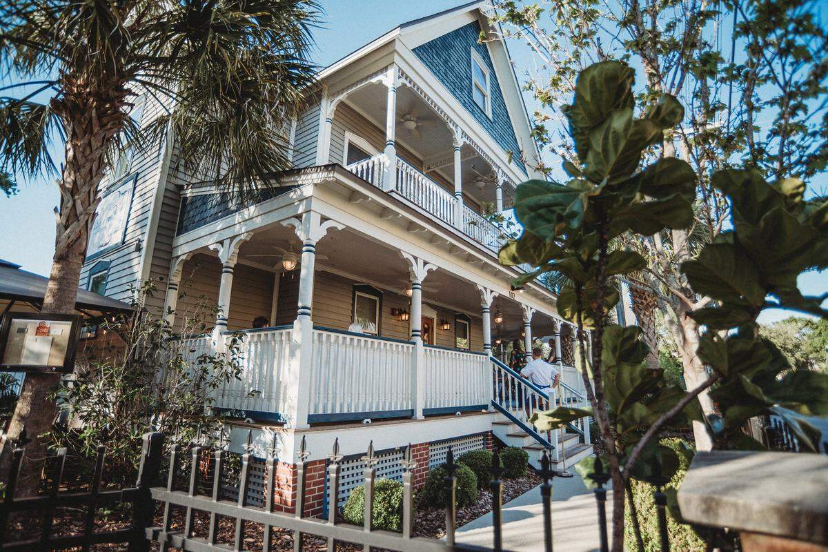 Verandah Dining at Preserved
