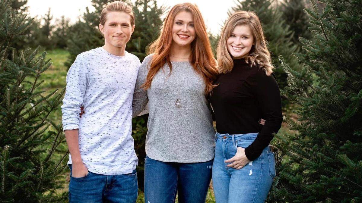 Amanda Liles, center, and two of her kids, Hunter Collins, left, and Katelyn Massie, right, are experiencing kidney failure and are all looking for a transplant.