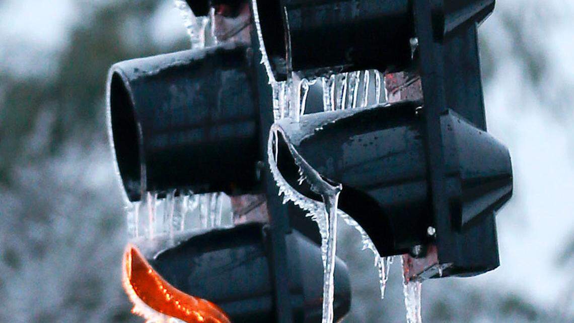 New stop light on Tates Creek Road will go live Monday. Find out where