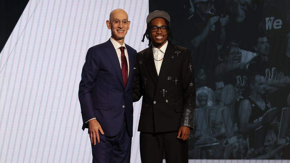 Kentucky’s Rob Dillingham chosen 8th overall in NBA draft by Spurs, traded to Timberwolves