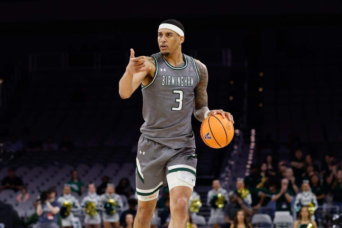UAB forward Yaxel Lendeborg averaged 17.7 points, 11.4 rebounds, 4.2 assists, 1.8 blocks and 1.7 steals per game for the Blazers this past season.