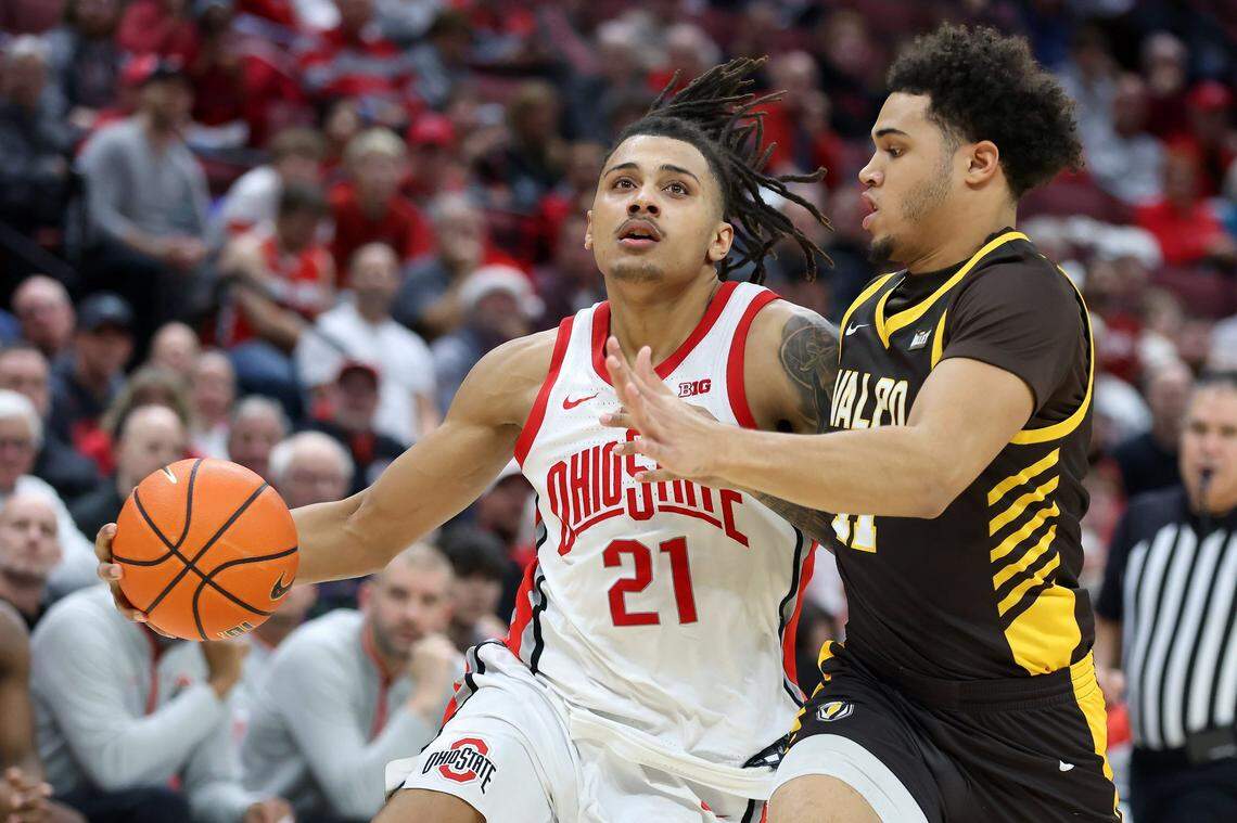 Ohio State forward Devin Royal (21) had 31 points and 15 rebounds in OSU’s 95-73 win over Valparaiso on Tuesday night.