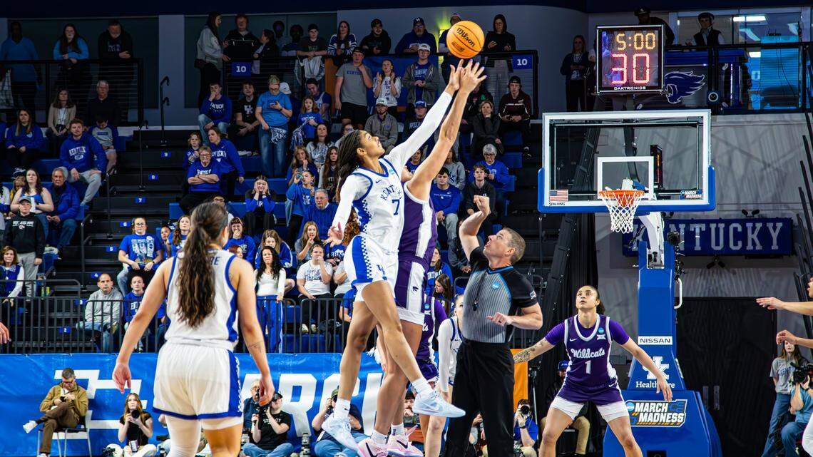 Kentucky’s Teonni Key leaped for the tipoff as the Wildcats’ NCAA Tournament second-round game against Kansas State got underway in front of 4,218 fans in Memorial Coliseum.