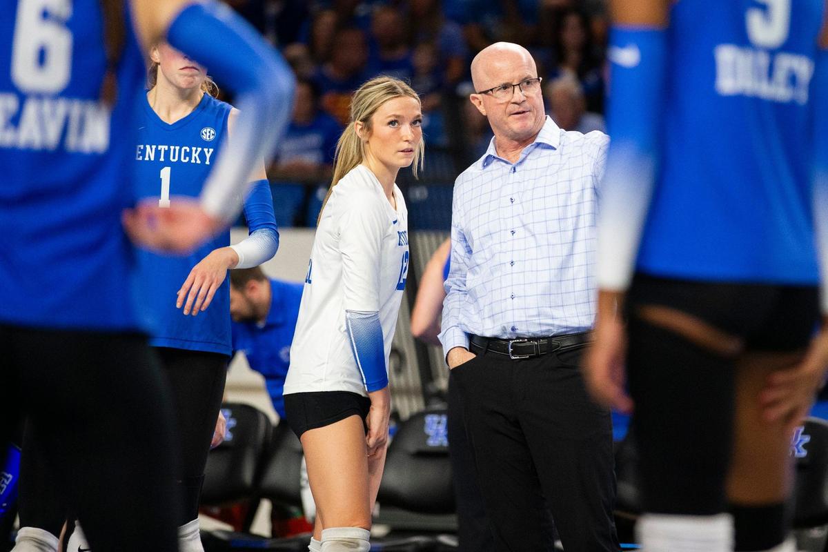 Kentucky head coach Craig Skinner talks to Molly Tuozzo during Wednesday night’s match in Memorial Coliseum. Kentucky fell to 6-4 on the season.