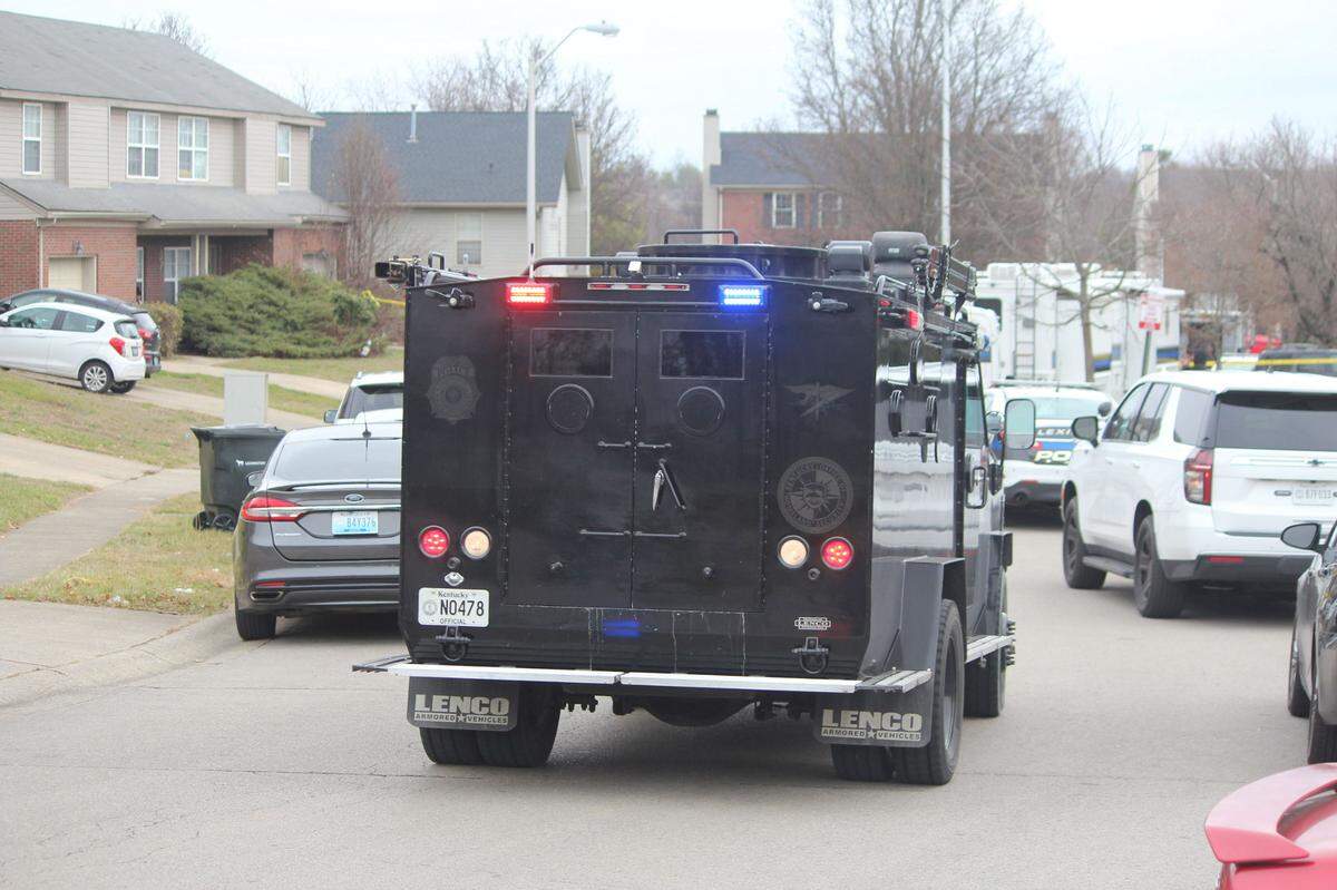 The Lexington Police Department helped U.S. Marshals apprehend a suspect wanted on out-of-state murder charges on Sugar Creek Drive Tuesday afternoon.