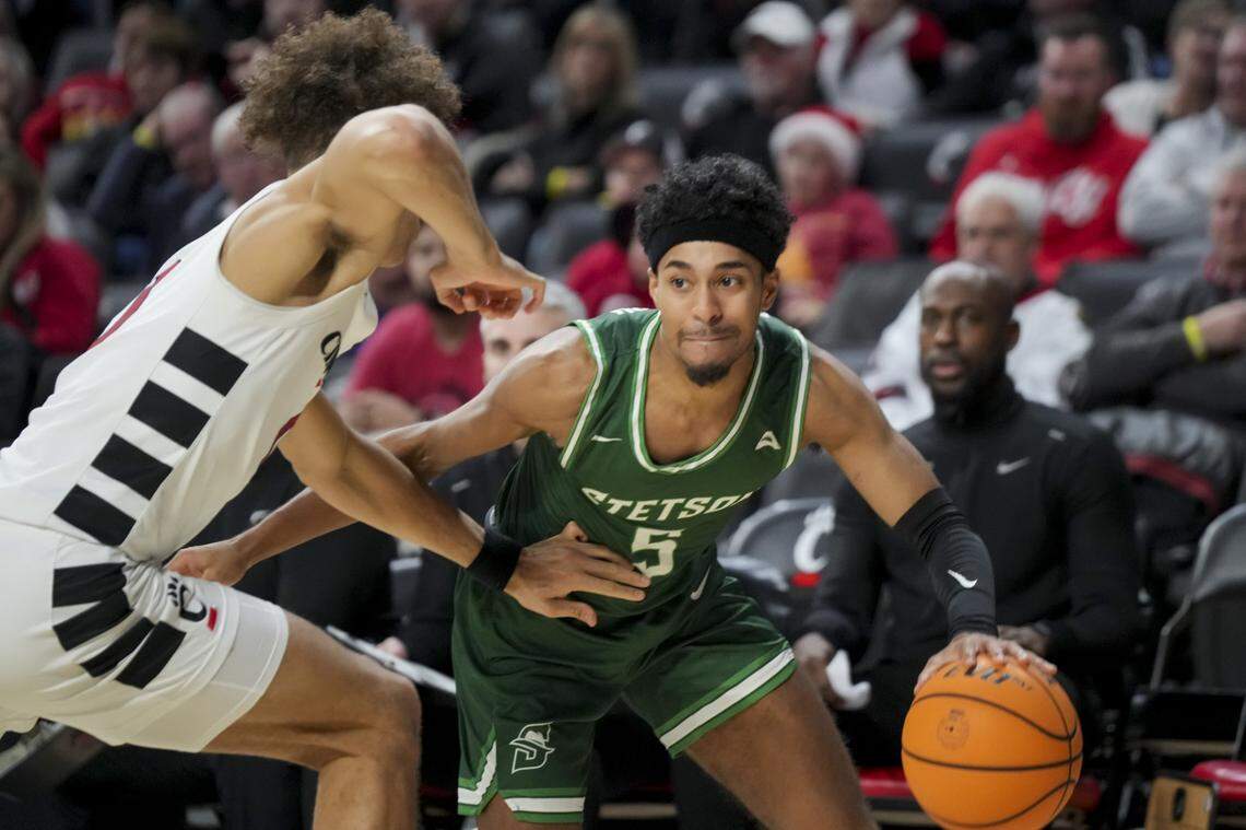 Jalen Blackmon (5) averaged 21.3 points per game in leading Stetson to its first NCAA Tournament berth this season.