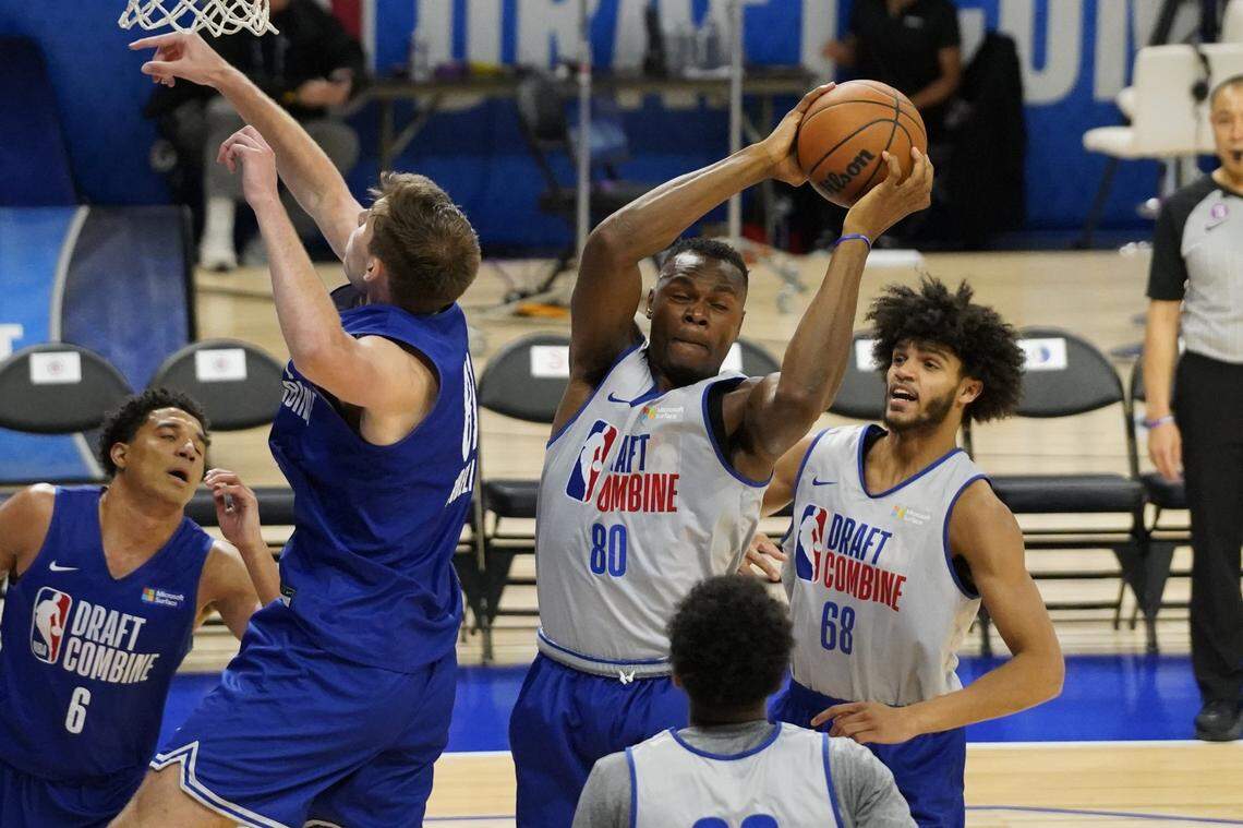 Oscar Tshiebwe grabbed 16 rebounds in less than 18 minutes in his first game at the NBA Combine in Chicago this week.