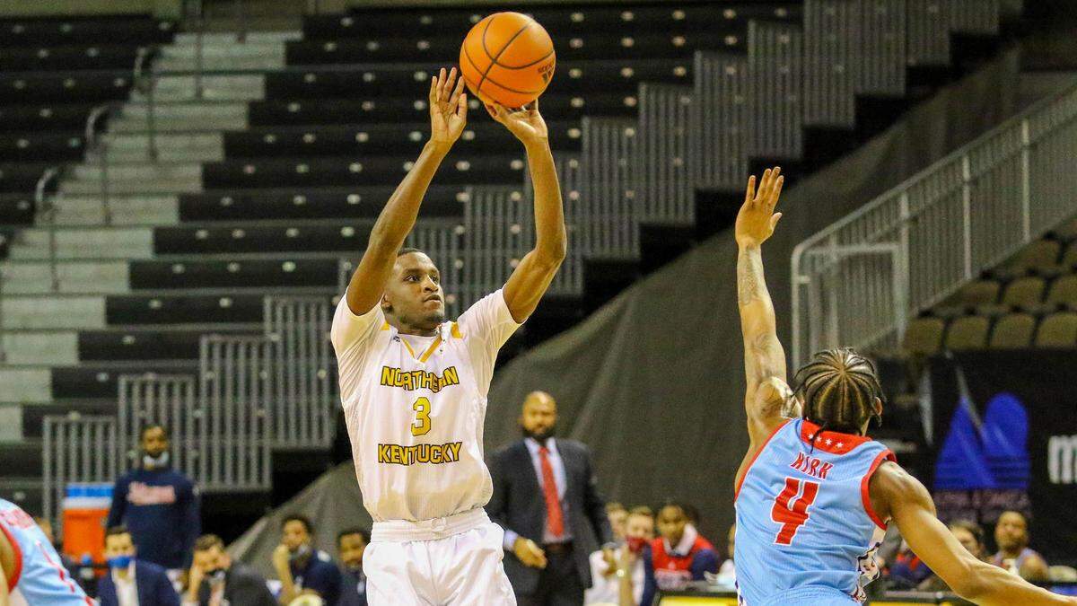 Marques Warrick left Henry Clay High School in 2020 as the Blue Devils’ all-time leading scorer (1,909 points). The Northern Kentucky University senior guard entered Saturday’s game with Detroit needing 20 more points to become NKU’s all-time points leader. Presently, Drew McDonald owns the Norse scoring mark with 2,066 career points.
