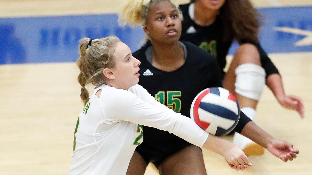 Bryan Station’s Olivia Bennett (28) was among the first-team all-state selections by the Kentucky Volleyball Coaches Association.